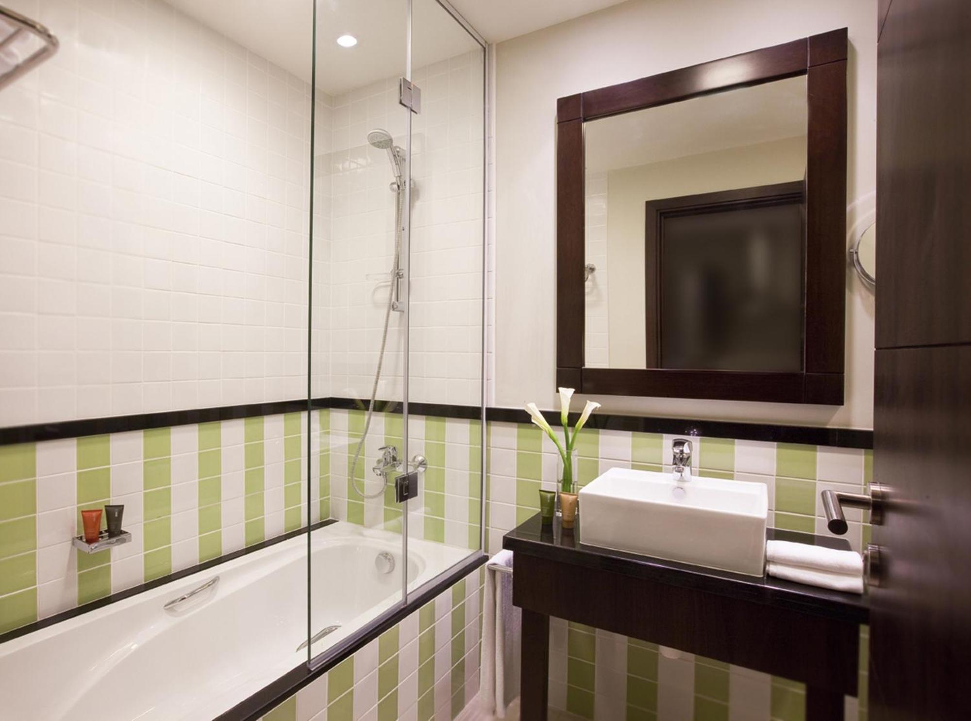 One-Bedroom Apartment,1212408802:JPEG